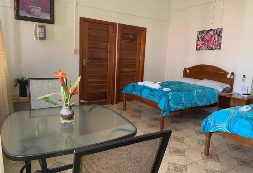 ペンション Fernando S Seaside Guest House