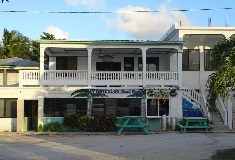 ペンション Fernando S Seaside Guest House