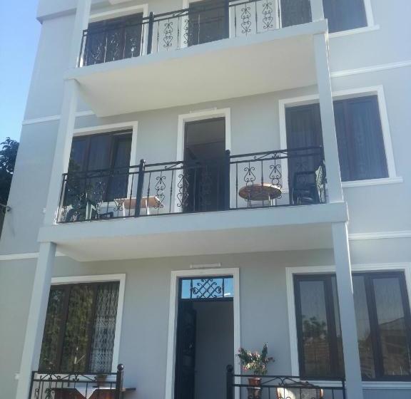 پانسیون Guest House Irakli
