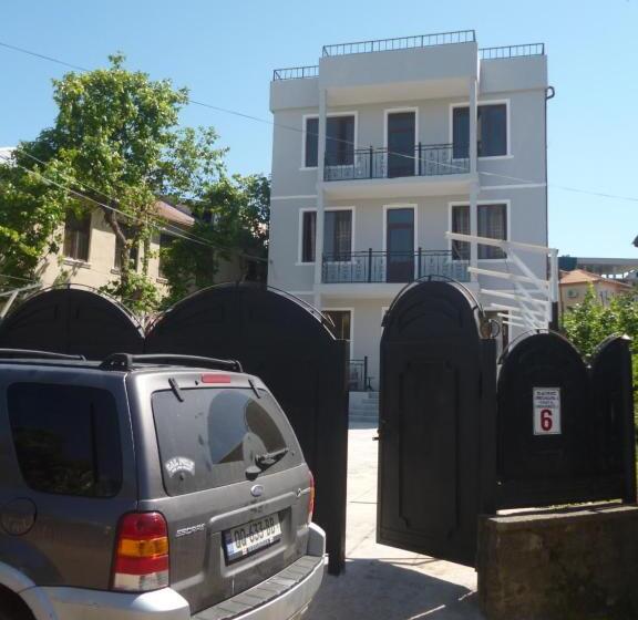پانسیون Guest House Irakli