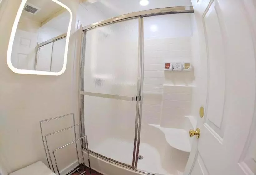 Retkeilymaja Carriage House Inn