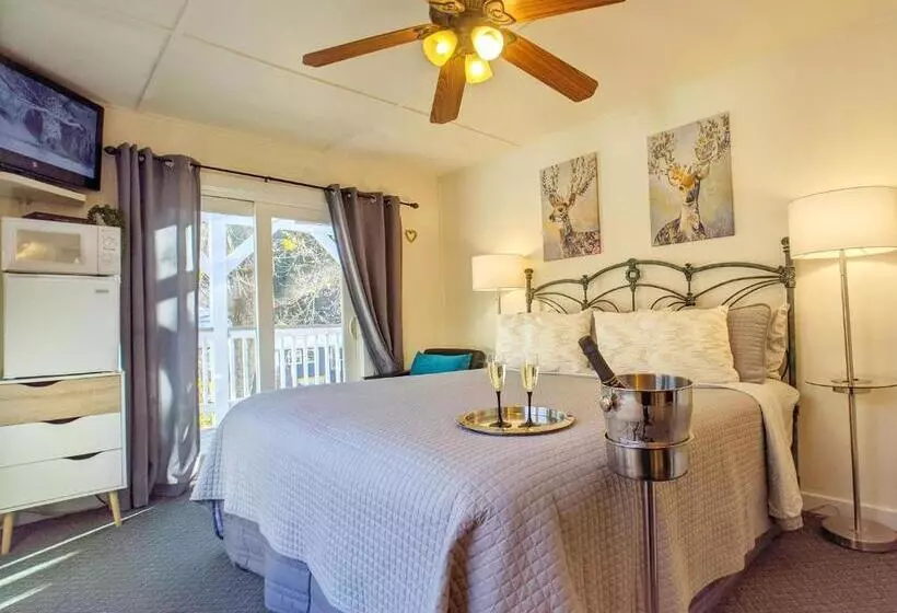 Retkeilymaja Carriage House Inn