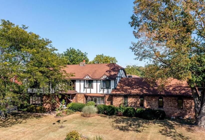 הוסטל Hop & Vine Inn