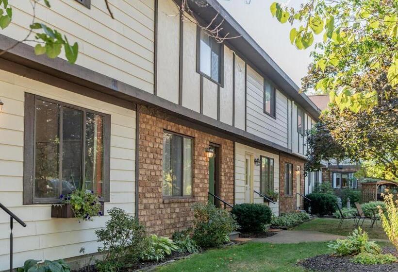 הוסטל Hop & Vine Inn