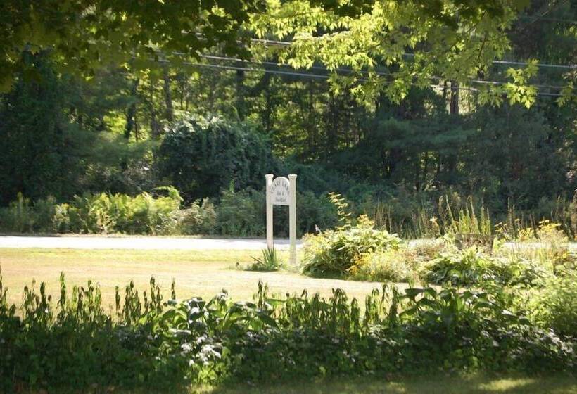 Clary Lake Bed And Breakfast