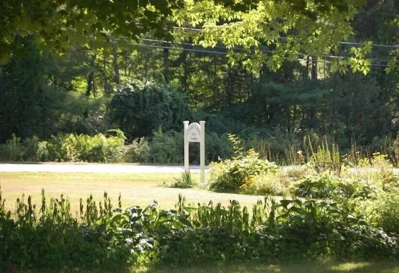 Clary Lake Bed And Breakfast