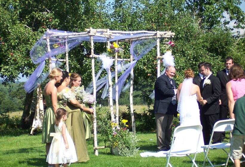 Clary Lake Bed And Breakfast