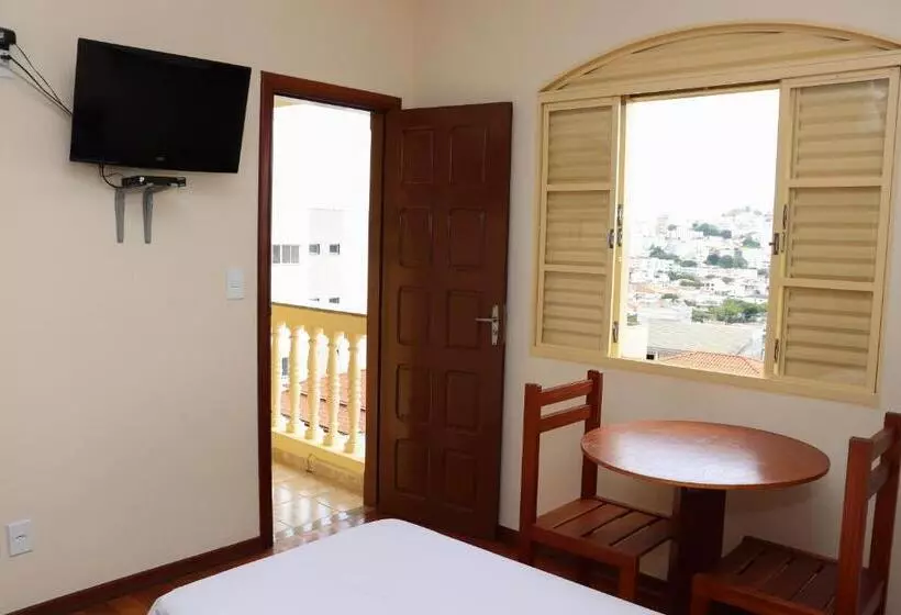 Hotelli E Restaurante Champagne