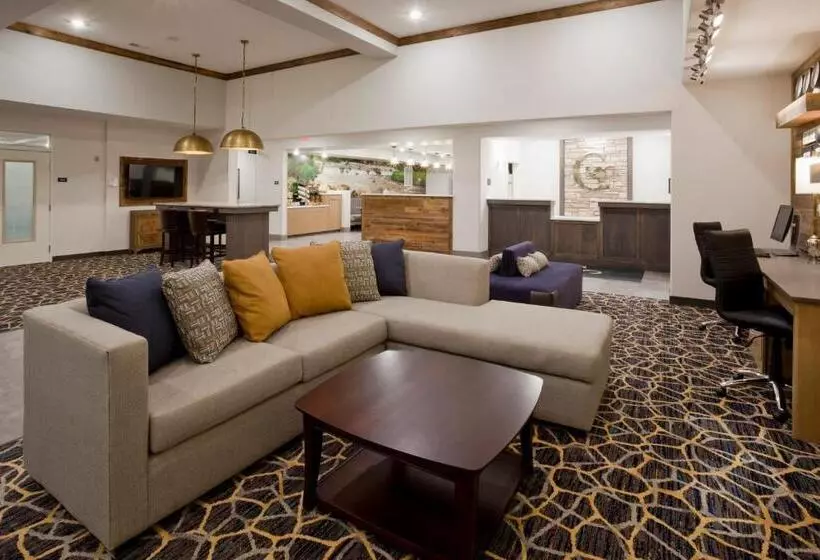 Grandstay Hotel & Suites