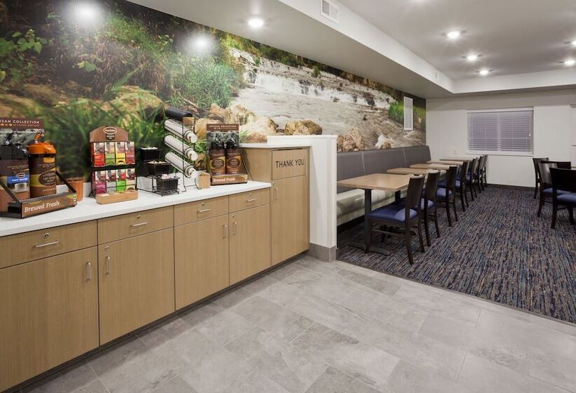 Grandstay Hotel & Suites