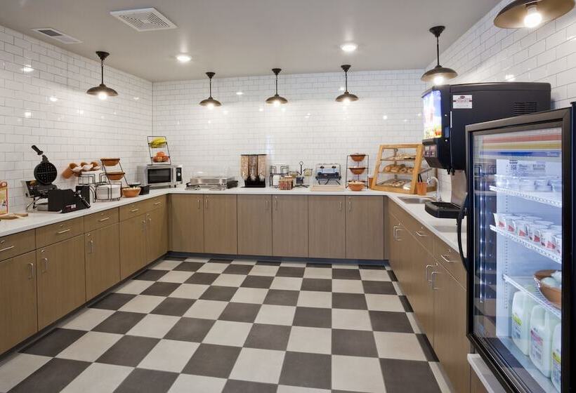 Grandstay Hotel & Suites