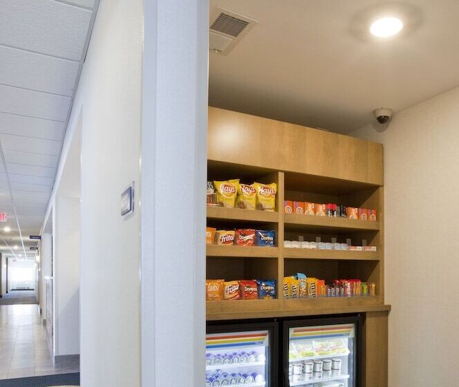 Grandstay Hotel & Suites