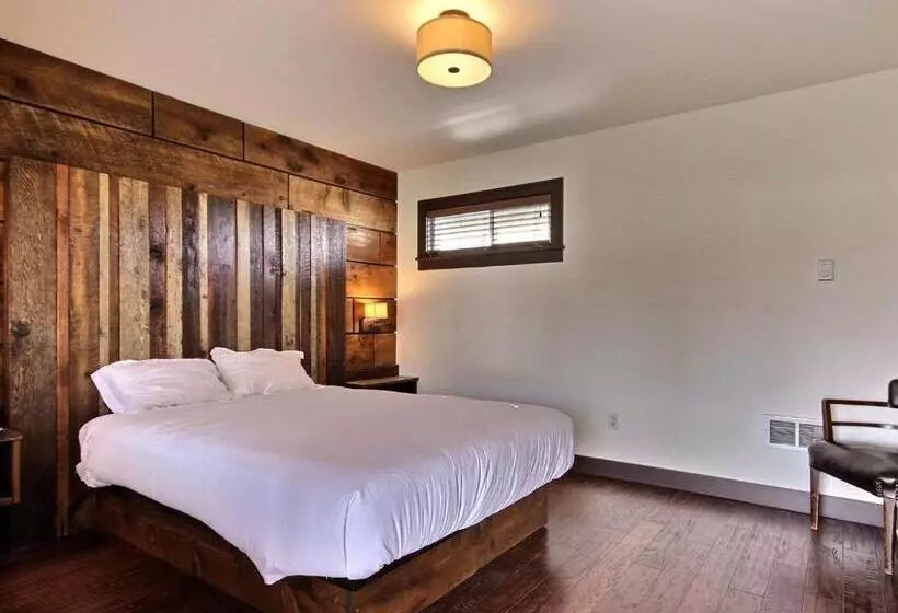 Motelli Pitchwood Inn