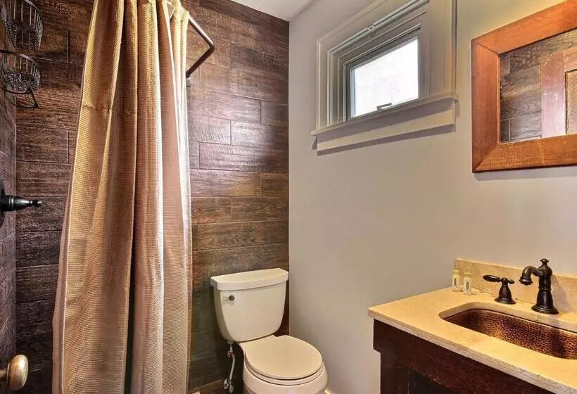 Motelli Pitchwood Inn