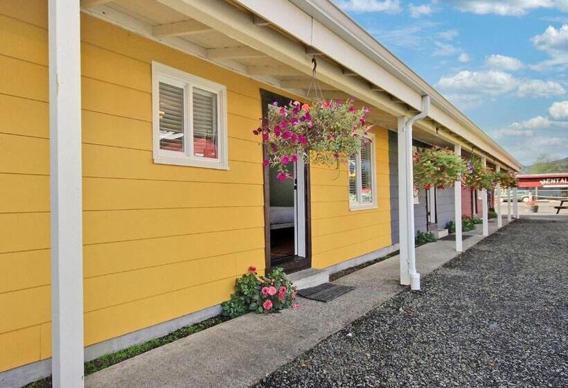 汽车旅馆  Pitchwood Inn