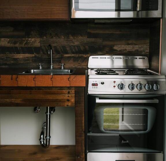 汽车旅馆  Pitchwood Inn