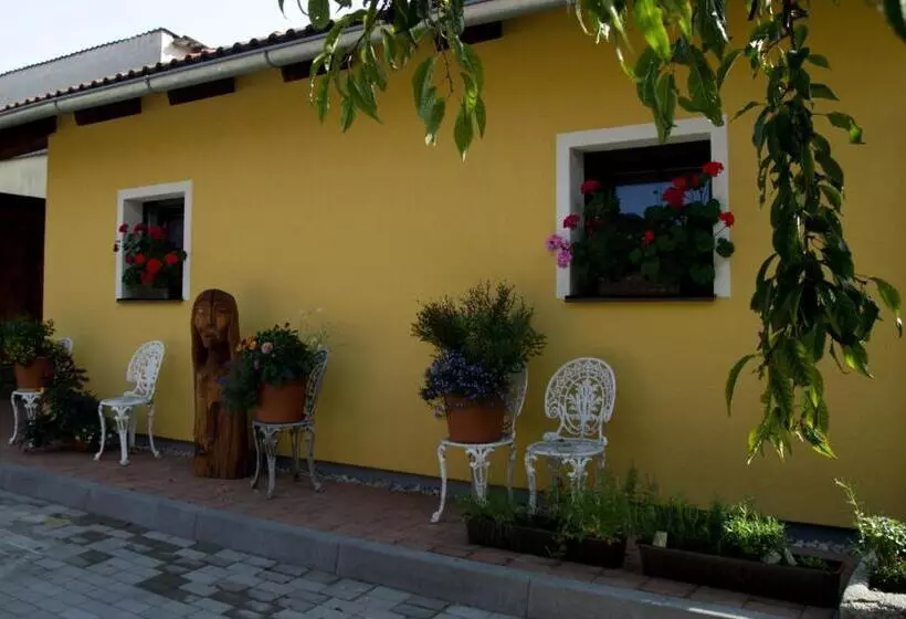 Majatalo Penzion U Candru