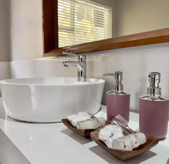 ペンション Serene Place Guest House & Conference Venue Affordable Luxury With Backup Power