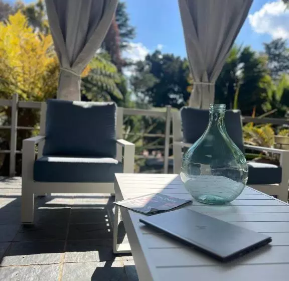 ペンション Serene Place Guest House & Conference Venue Affordable Luxury With Backup Power