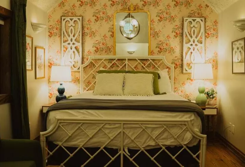 Lomakeskus Landoll's Mohican Castle