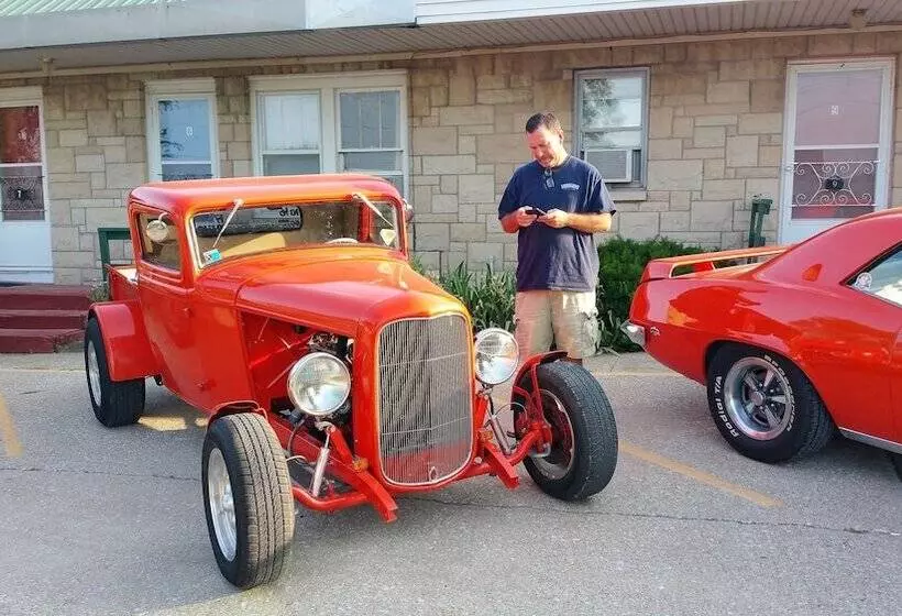 Sudbury Court Motel And Rv Park