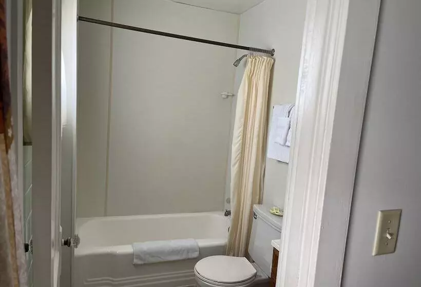 Sudbury Court Motel And Rv Park