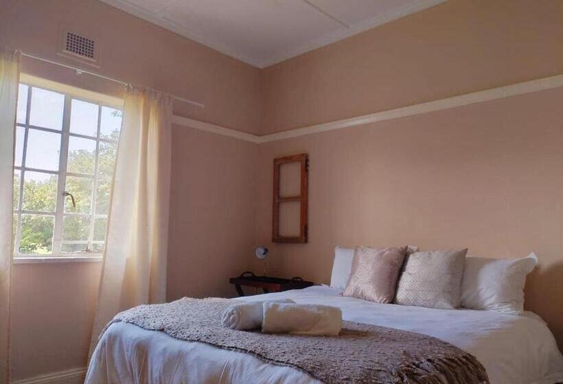 הוסטל Riverview Country Inn