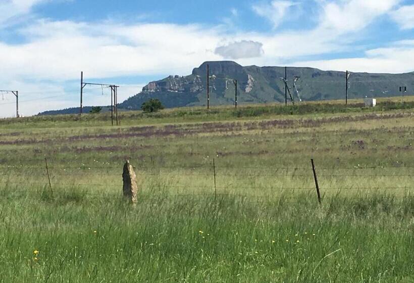 הוסטל Riverview Country Inn