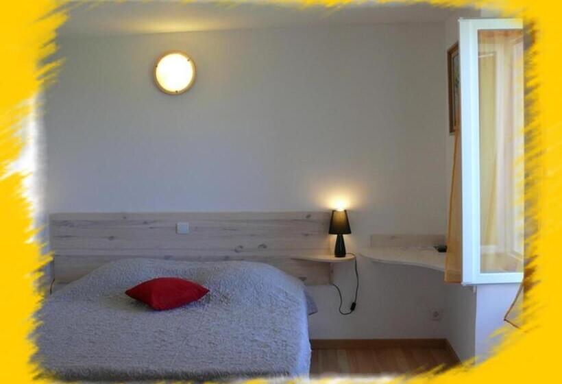 בית מלון כפרי Auberge De La Couronne