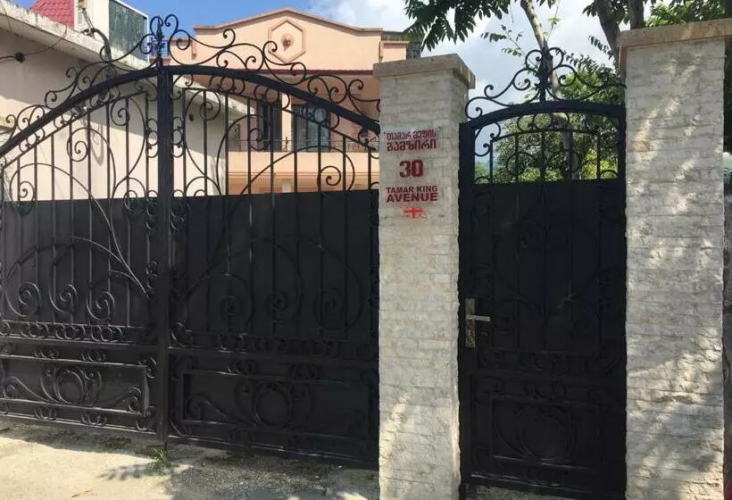 پانسیون Apartment Maxinjauri