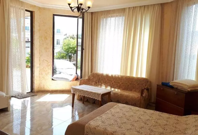 پانسیون Apartment Maxinjauri