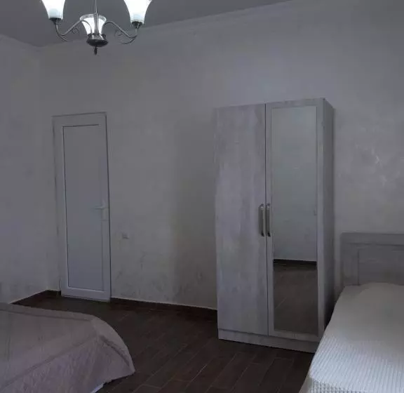 پانسیون Apartment Maxinjauri