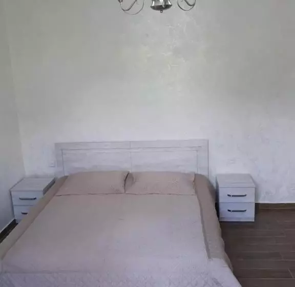 پانسیون Apartment Maxinjauri