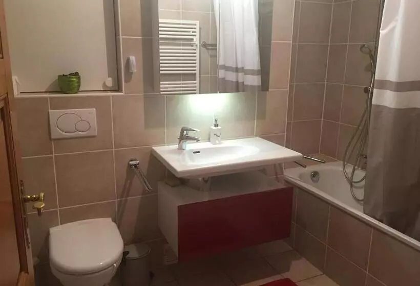 Majatalo Au P Tit Bonheur