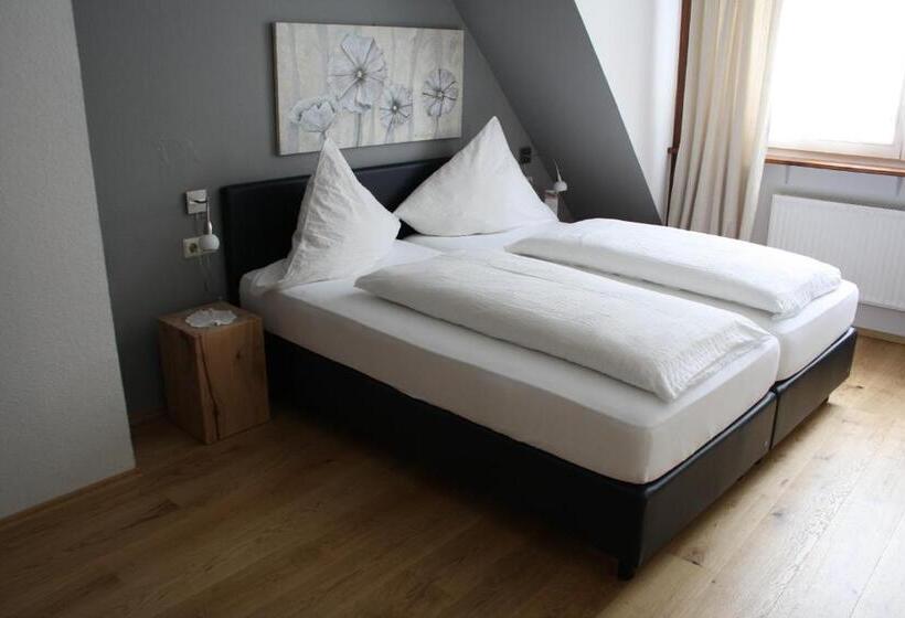 פנסיון Garni Altes Winzerhaus Moselschänke