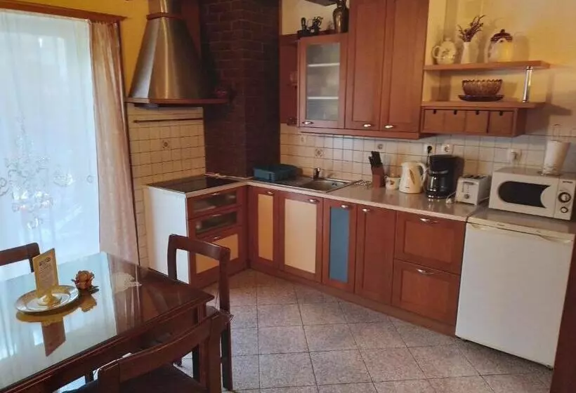 پانسیون Guesthouse Koren At Winery