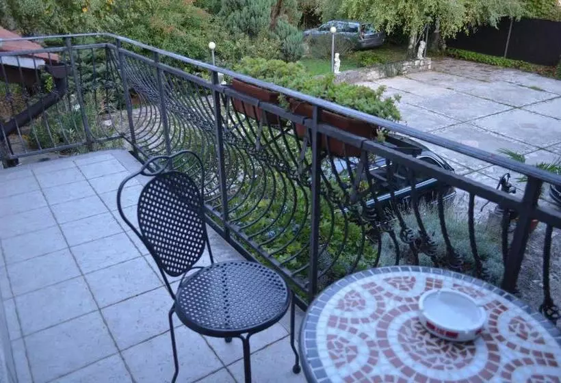 پانسیون Guesthouse Koren At Winery