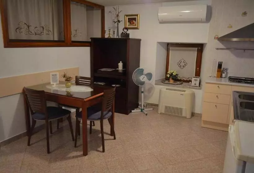 پانسیون Guesthouse Koren At Winery
