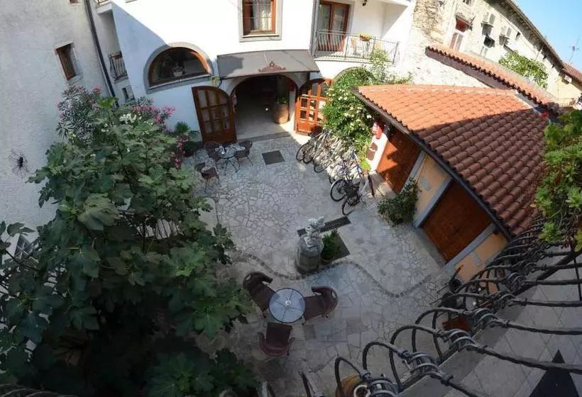 پانسیون Guesthouse Koren At Winery