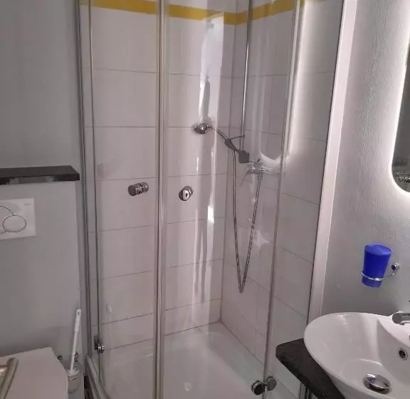 Majatalo Erdmannshöhle Hasel Im Südschwarzwald