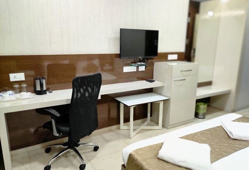 Hotelli Neermala Residency