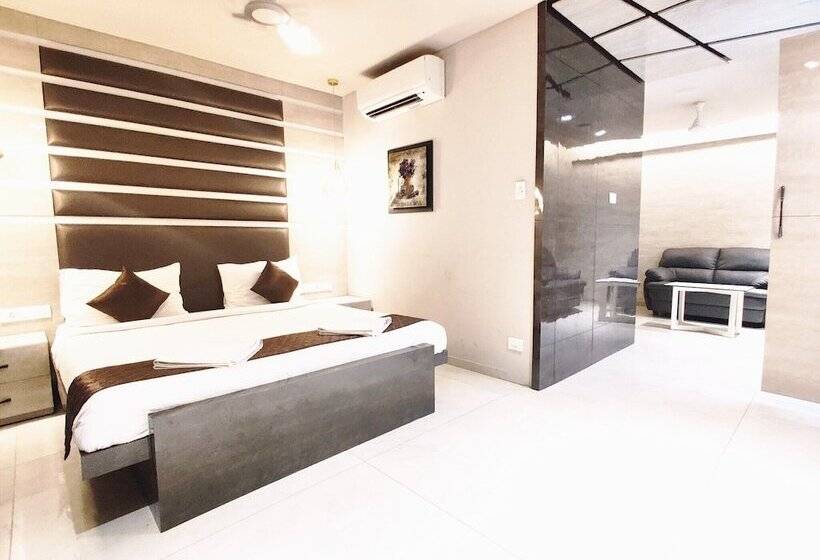 Hotelli Neermala Residency