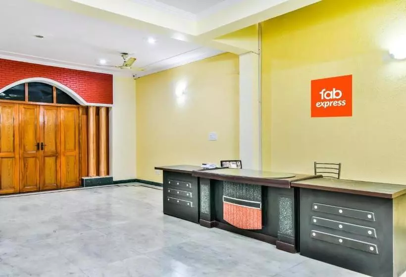ホテル Fabexpress Prakash Apartment