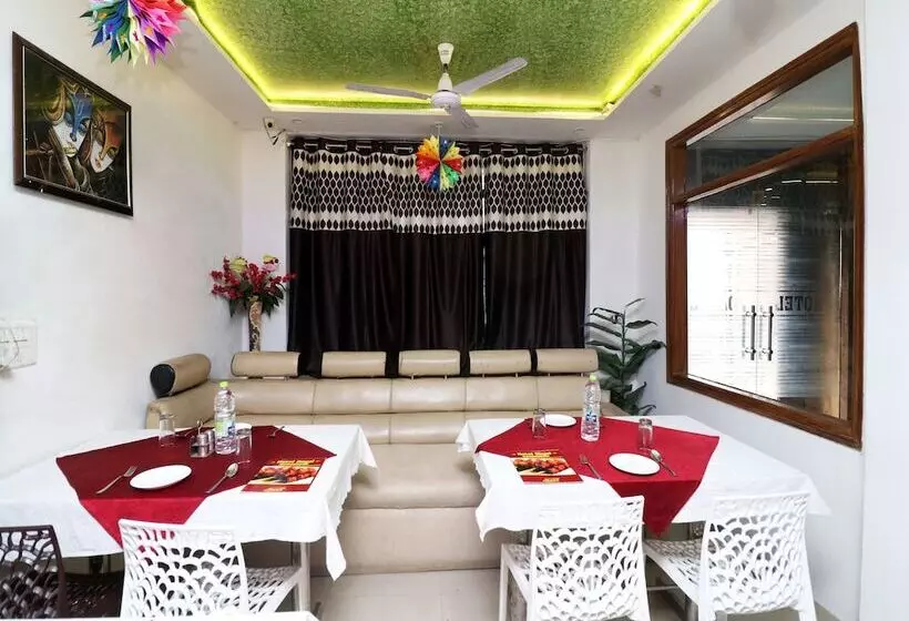 Oyo 24958 Hotel Dayal