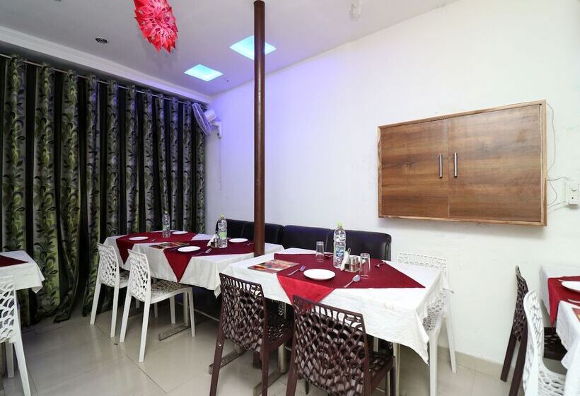 Oyo 24958 Hotel Dayal