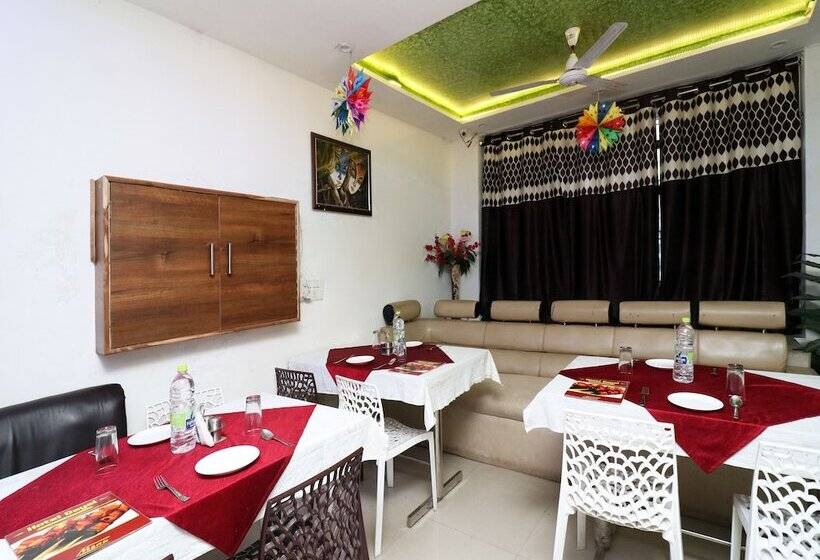 Oyo 24958 Hotel Dayal