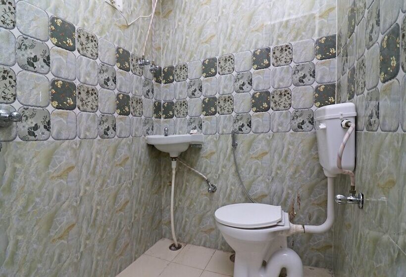 Oyo 24958 Hotel Dayal