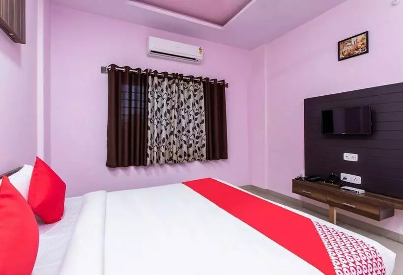 Oyo 28591 Hotel Madur Milan Garden