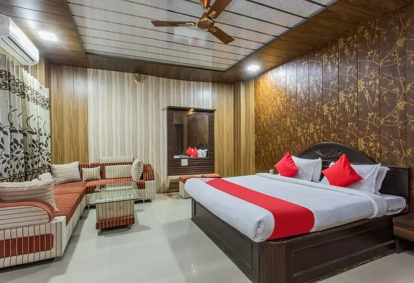 Oyo 28591 Hotel Madur Milan Garden