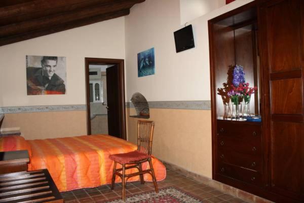 تختخواب و صبحانه Acquarossabed